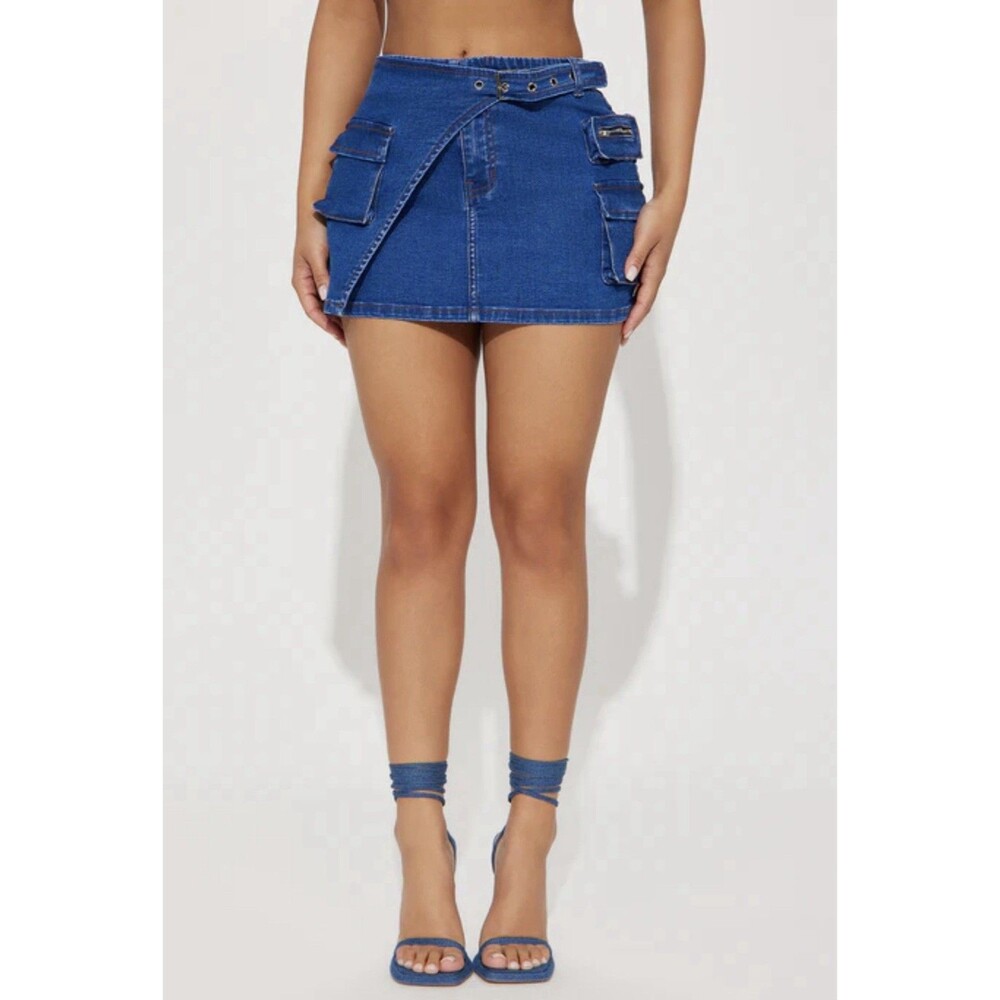 Fashion Nova Women’s Size Medium Mirah Cargo Denim Micro Mini Skirt
